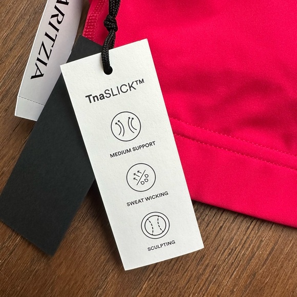 BNWT Aritzia TNA Slick Climb Sports Bra XL in colour Hypno Hot Pink - Picture 2 of 4